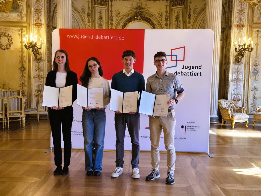 Berlin, ich komme! – 1. Platz für Marius Kümmel im Landesfinale von Jugend debattiert 10 20250402 145847