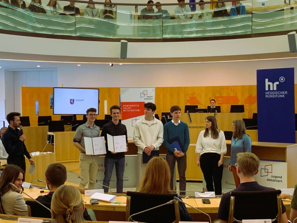 Berlin, ich komme! – 1. Platz für Marius Kümmel im Landesfinale von Jugend debattiert 24 IMG 20250402 WA0027
