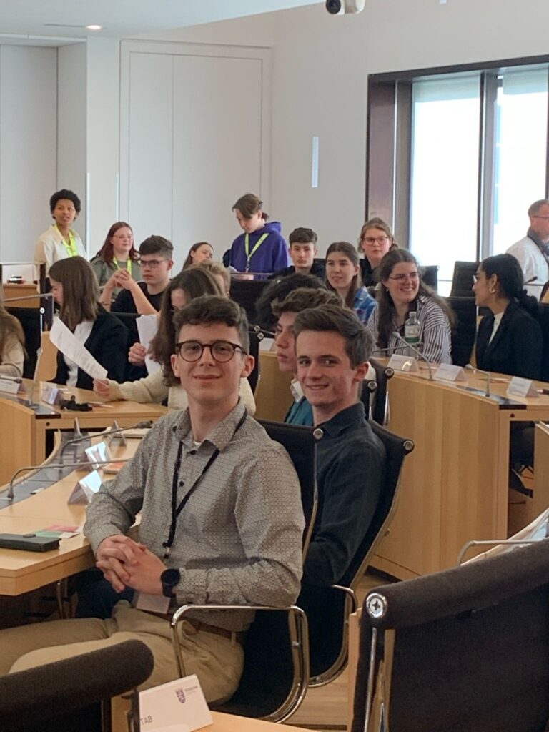 Berlin, ich komme! – 1. Platz für Marius Kümmel im Landesfinale von Jugend debattiert 23 IMG 20250402 WA0030