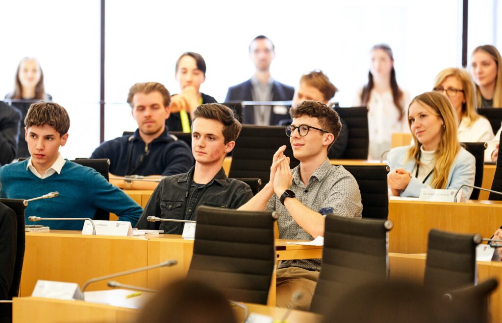 Berlin, ich komme! – 1. Platz für Marius Kümmel im Landesfinale von Jugend debattiert 33 Jugend debattiert LF 2025 172