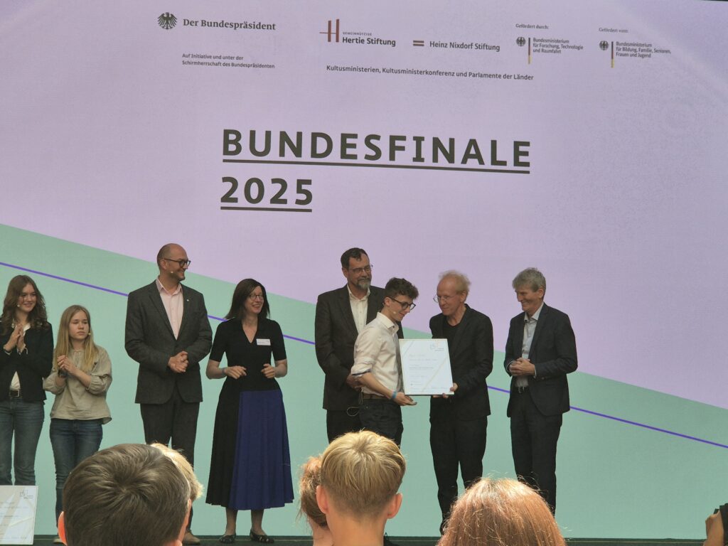 Bundesfinaltage von Jugend debattiert in Berlin - Marius Kümmel unter den besten vier Debattanten Deutschlands 11 Siegerehrung Bundesfinale Altersgruppe II