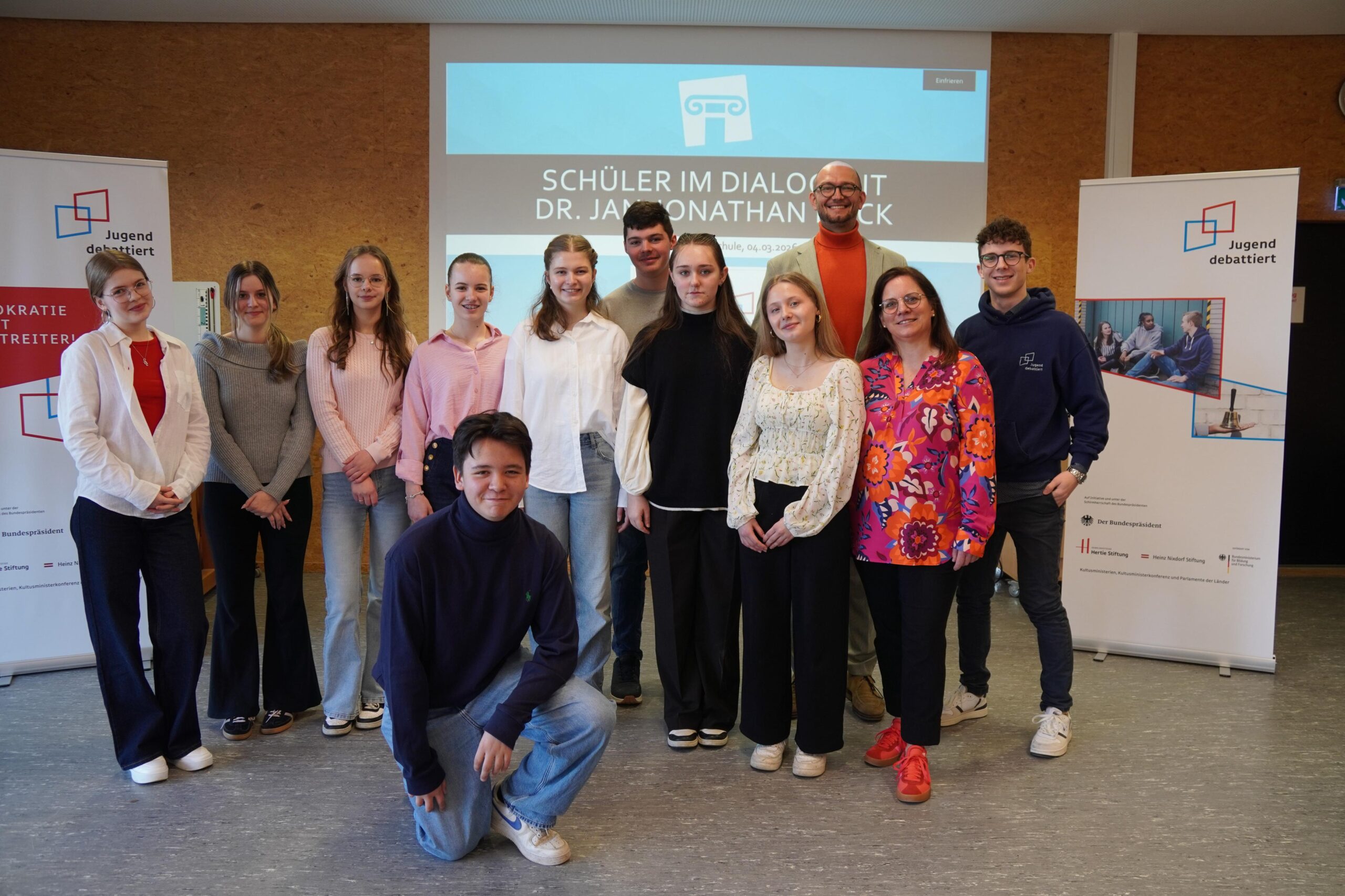 Gruppenfoto Debattier AG scaled